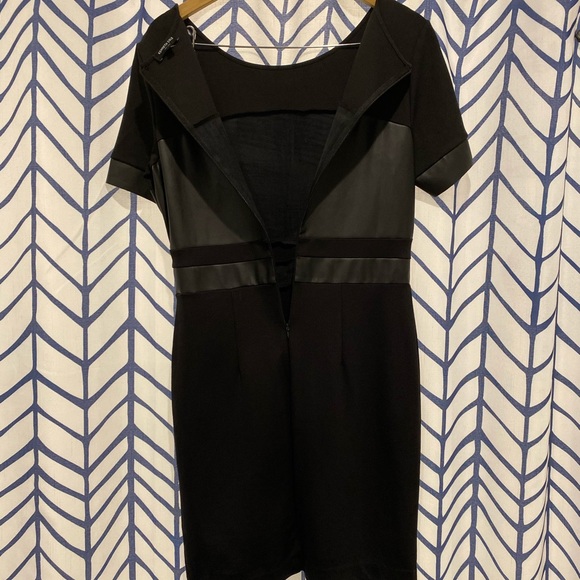 Kenneth Cole New York Dress w/ Back Zipper - Picture 3 of 4